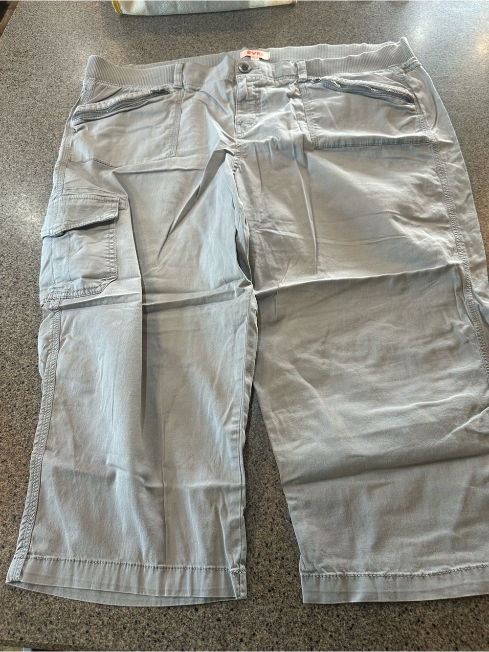 Capri pants